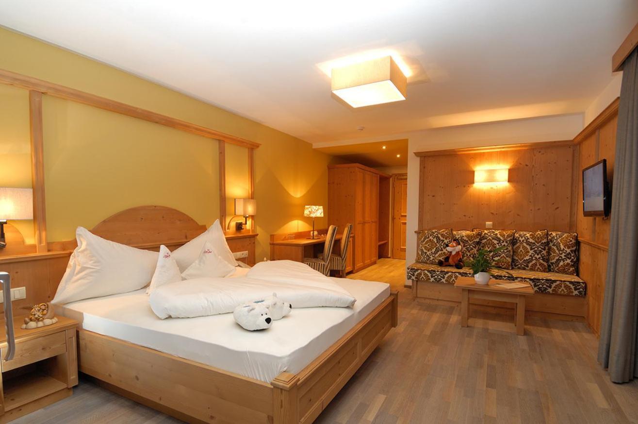 Hotel Rosslaufhof カステルロット エクステリア 写真